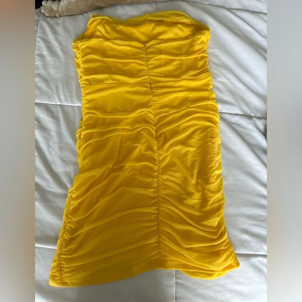 Hello Yellow Mini Dress 💛 - Picture 3 of 5